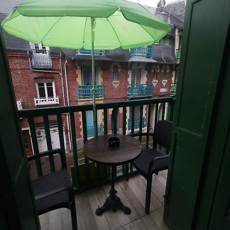 Appartement Avec Balcon Au 1Er Etage Vue Laterale Mer A 50 Metres De La Plage A Mers Les Bains. Buitenkant foto