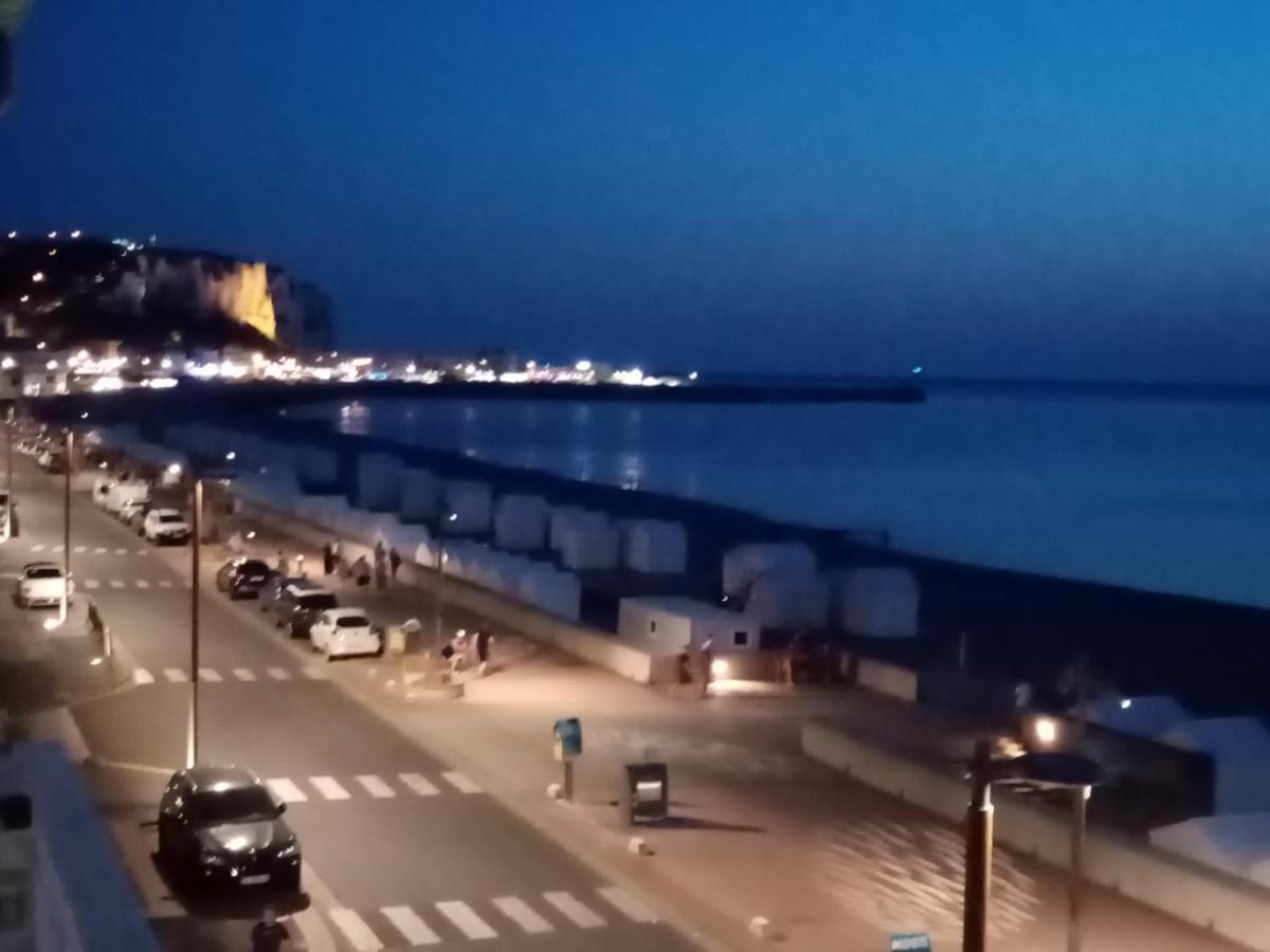 Appartement Avec Balcon Au 1Er Etage Vue Laterale Mer A 50 Metres De La Plage A Mers Les Bains. Buitenkant foto
