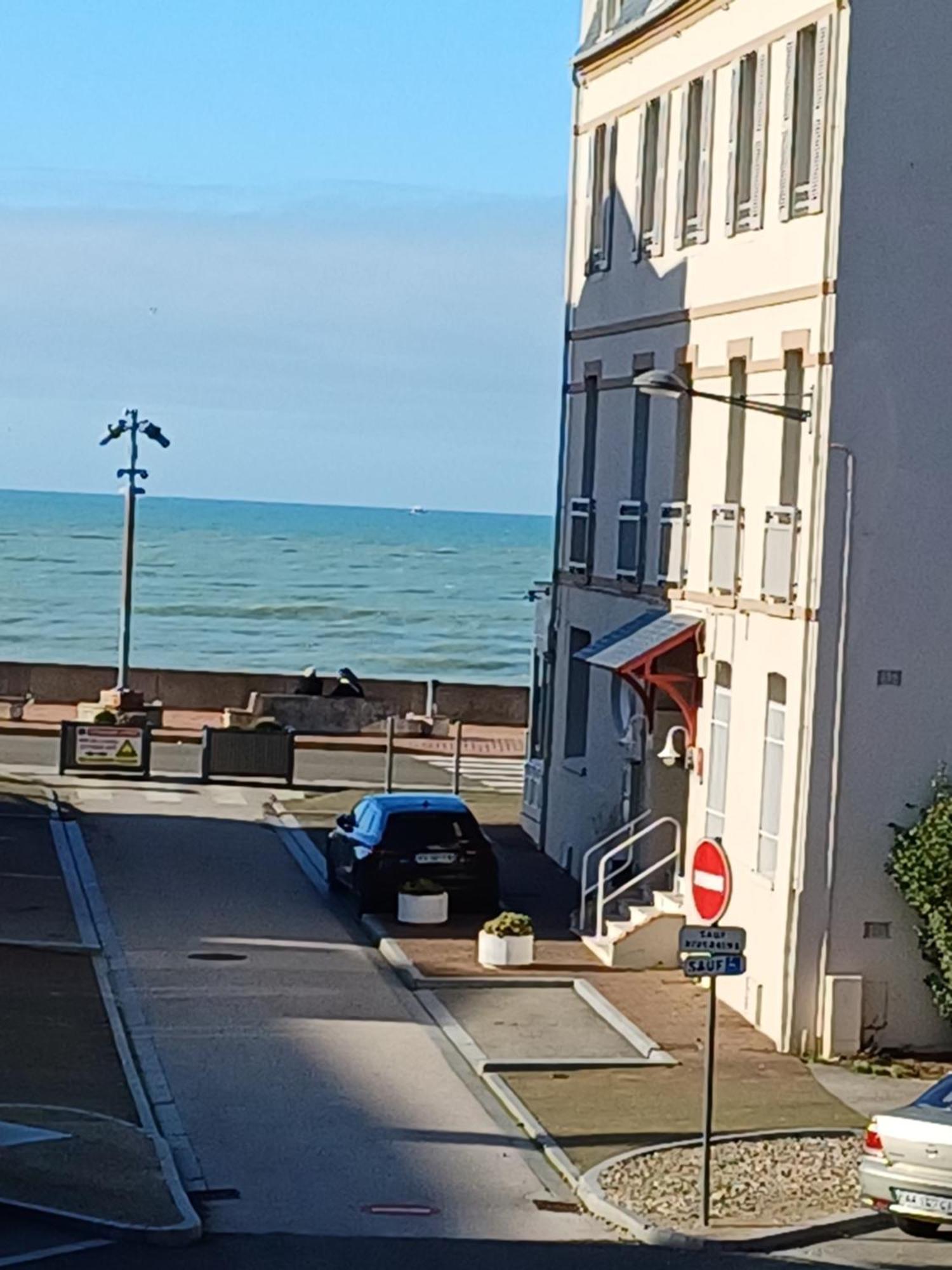 Appartement Avec Balcon Au 1Er Etage Vue Laterale Mer A 50 Metres De La Plage A Mers Les Bains. Buitenkant foto